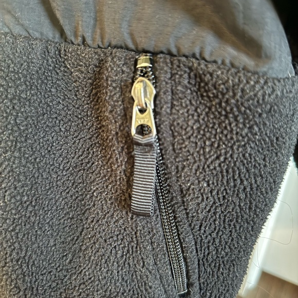The North Face Classic Black Zip-Up Jacket - Picture 5 of 10